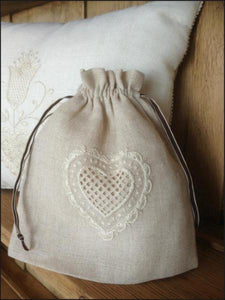 Embroidery kit - Schwalm Heart sweet bag kit - 1