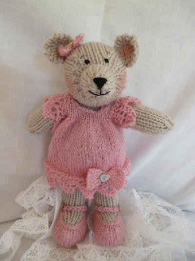 Knitting kit - Lacey Bear - Pink