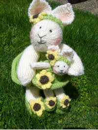 Knitting kit - Sunny and Petal Bunny